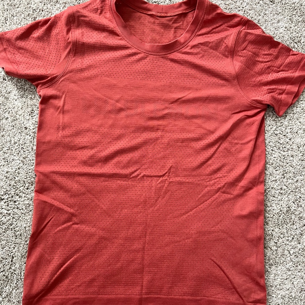 Lululemon Tee